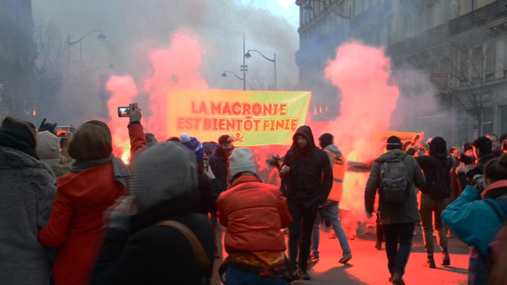 Une nouvelle loi criminalisant l’activisme climatique : jusqu’où ira l’autoritarisme de Macron&nbsp;?