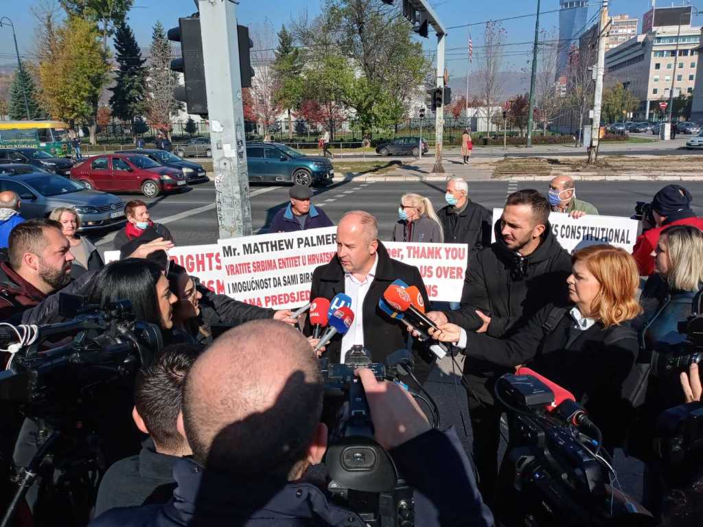 ‘They are trying to divide us’: Bosnian anti-corruption activists speak out against ‘ruling party’ tactics